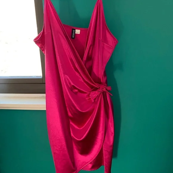 h&m pink bodycon dress Bodycon Maternity Zipless Dress- Burgundy main image 0